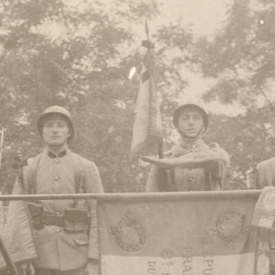 2 Anciennes Photographies - Post Guerre 14/18 - Armée Française - Garde du Drapeau - 8ème Régiment du Génie.