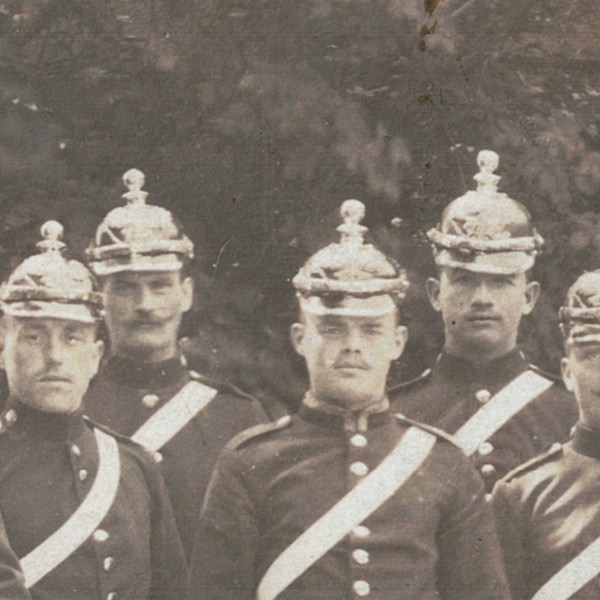 Photo Carte Postale - Armée Allemande - Manoeuvre - Uniforme - Artillerie – Uhlan - Casque - Quartier repos