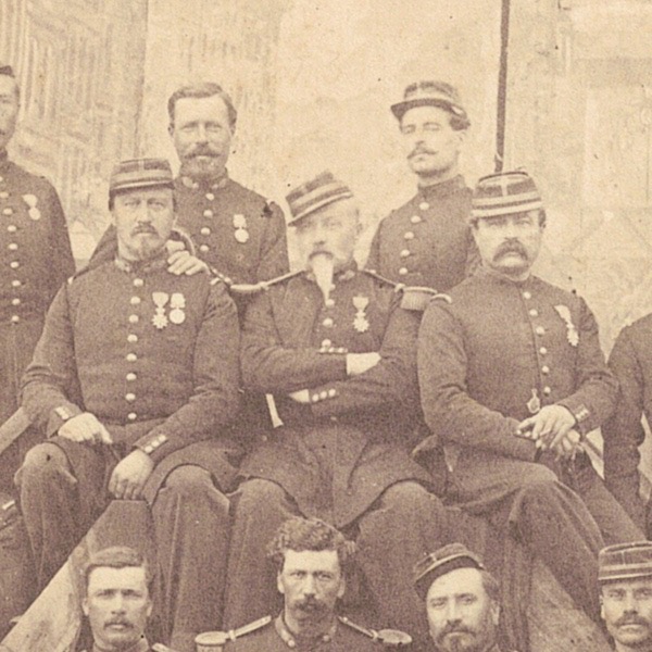 Photo de Garnison - Uniforme - Régiment Infanterie - France - Décorations - Armée Française - Second Empire - Valenciennes