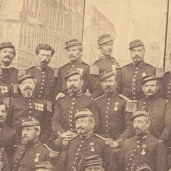 Photo de Garnison - Uniforme - Régiment Infanterie - France - Décorations - Armée Française - Second Empire - Valenciennes