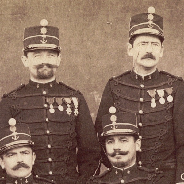 Photographie - Militaire Uniforme 1890 - Armée Française - Infanterie de Marine - Soldats - France - Officiers - Troisième République