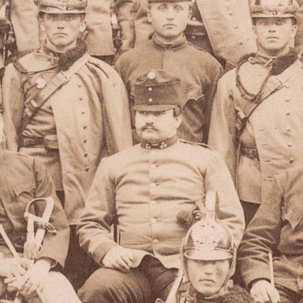 Photographie - Militaire Uniforme 1890 - Armée Autrichienne - Dragons - Autriche - Drapeau - Officiers